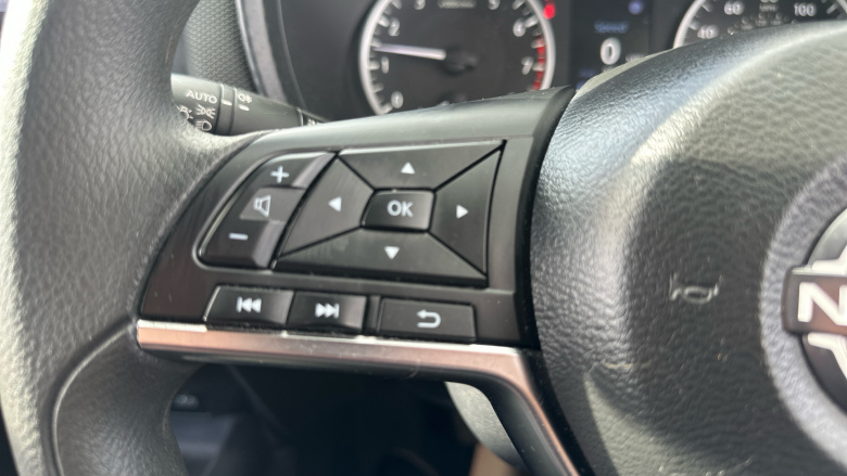 Nissan Juke 1.0 DiG-T 114 Acenta 5dr Petrol Hatchback